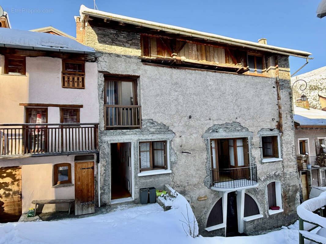 Maison à SAINT-JEAN-DE-BELLEVILLE