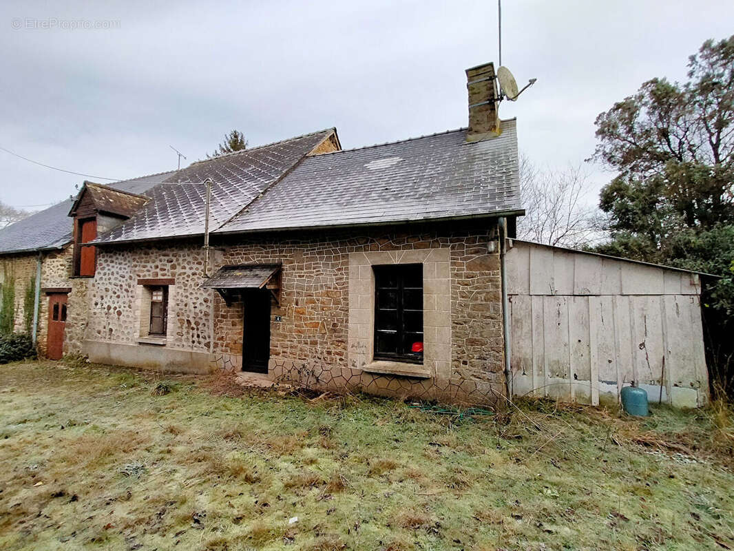 Maison à COURCITE