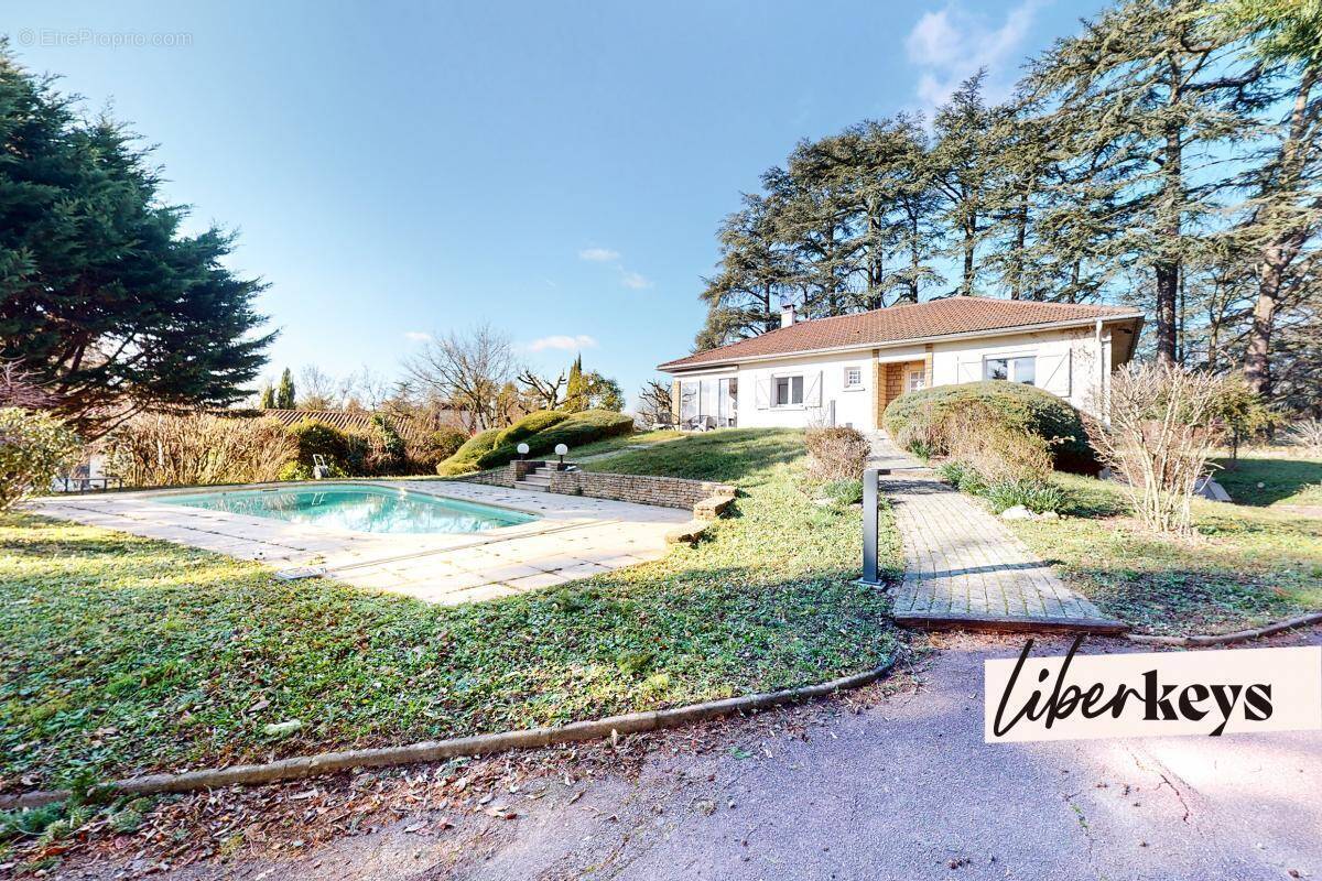 Maison à CHARBONNIERES-LES-BAINS