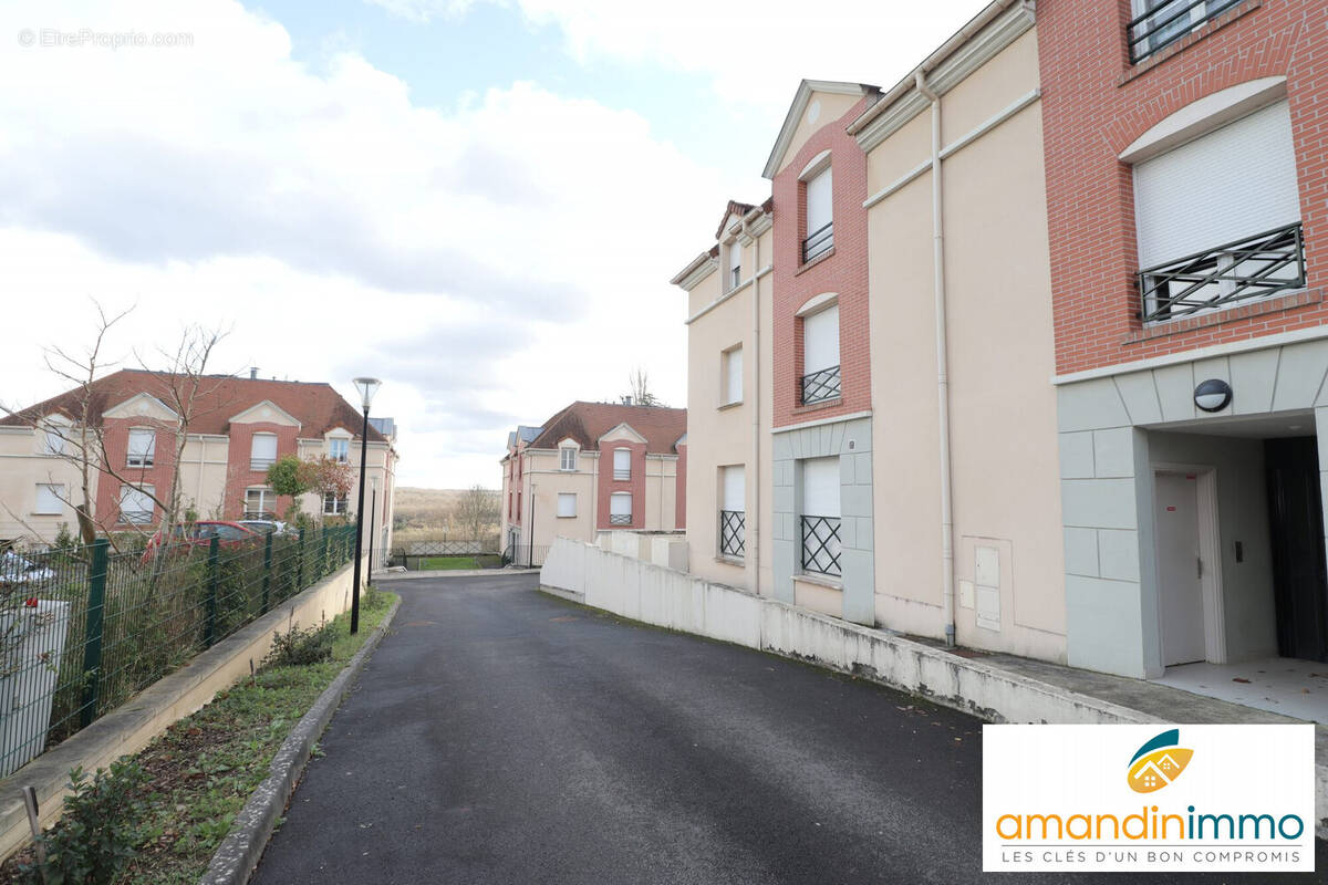 Appartement à SAINT-FARGEAU-PONTHIERRY