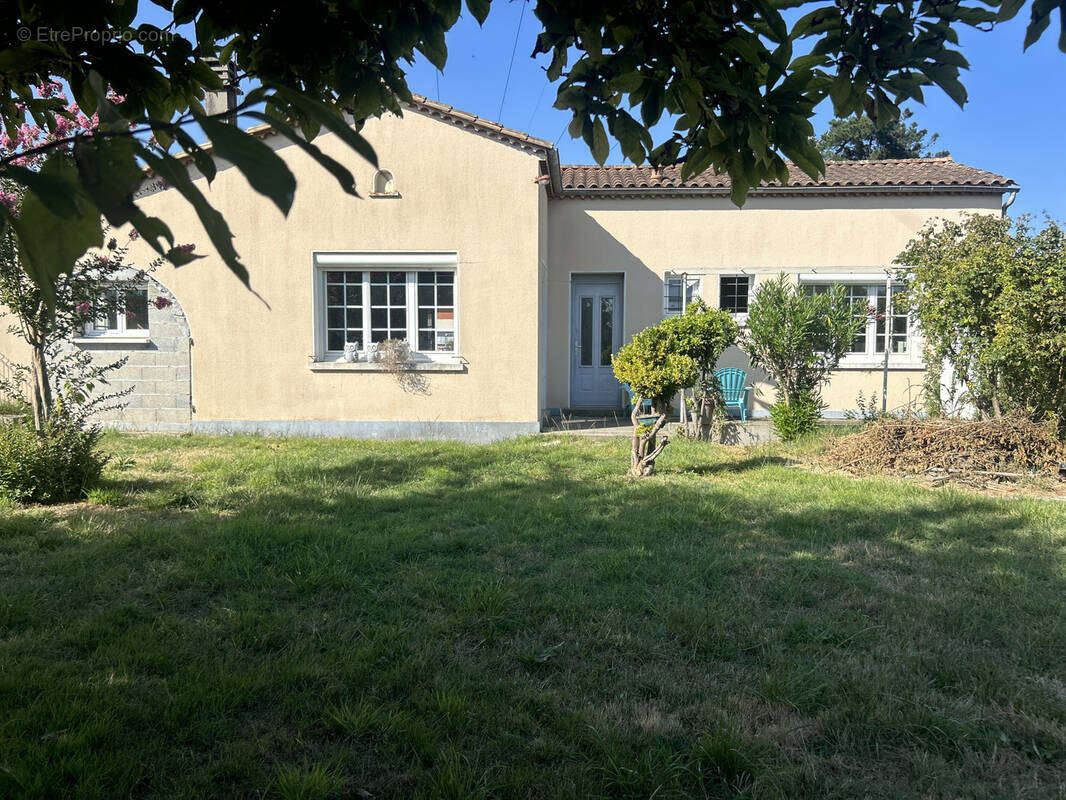 Maison à AMBARES-ET-LAGRAVE