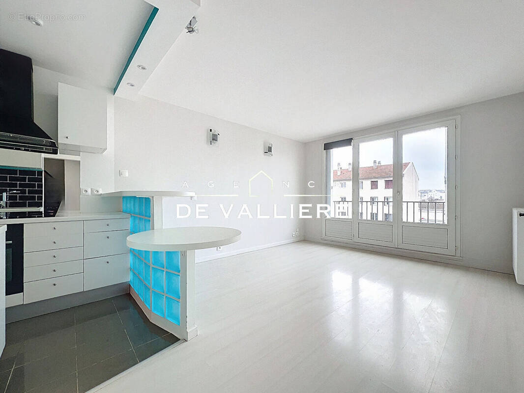 Appartement à NANTERRE