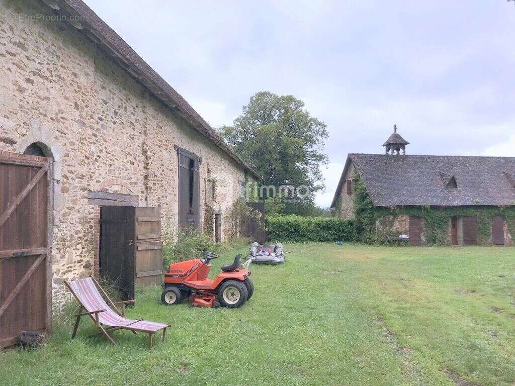 Maison à VICQ-SUR-BREUILH