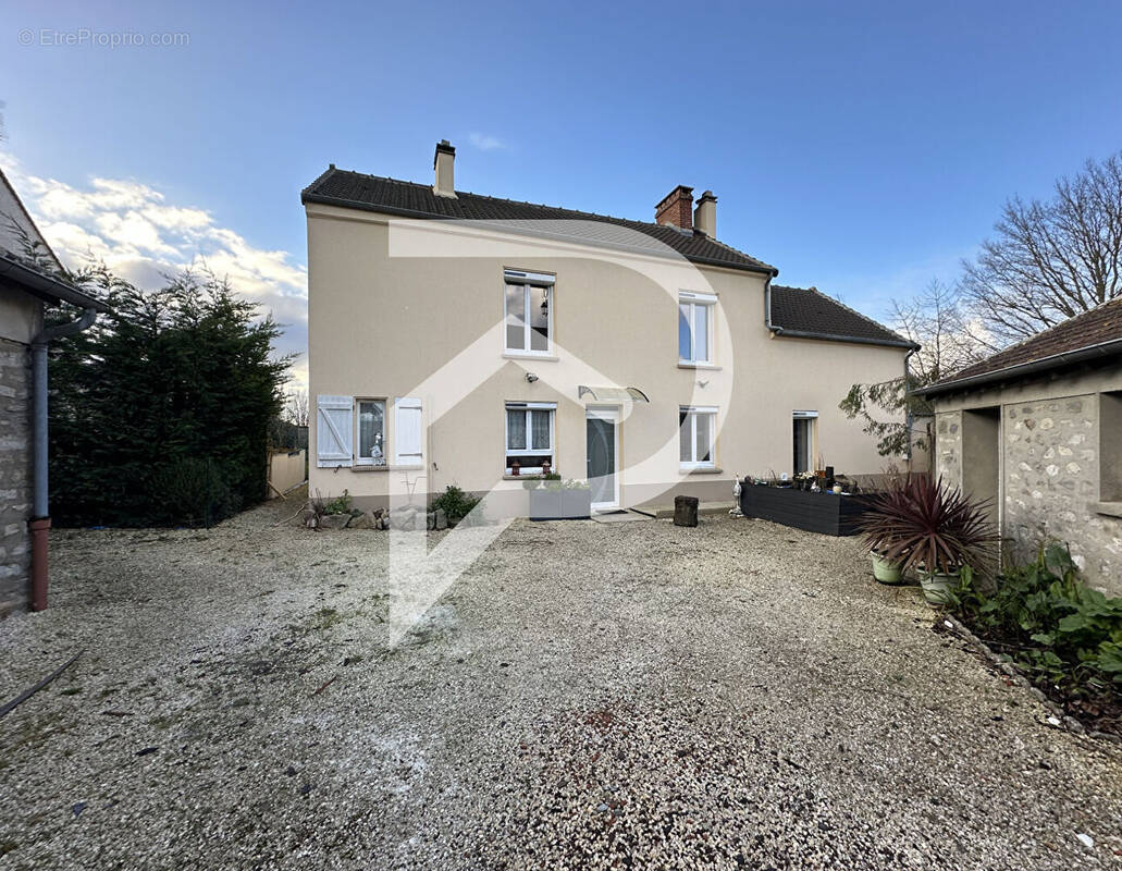 Maison à LIZY-SUR-OURCQ