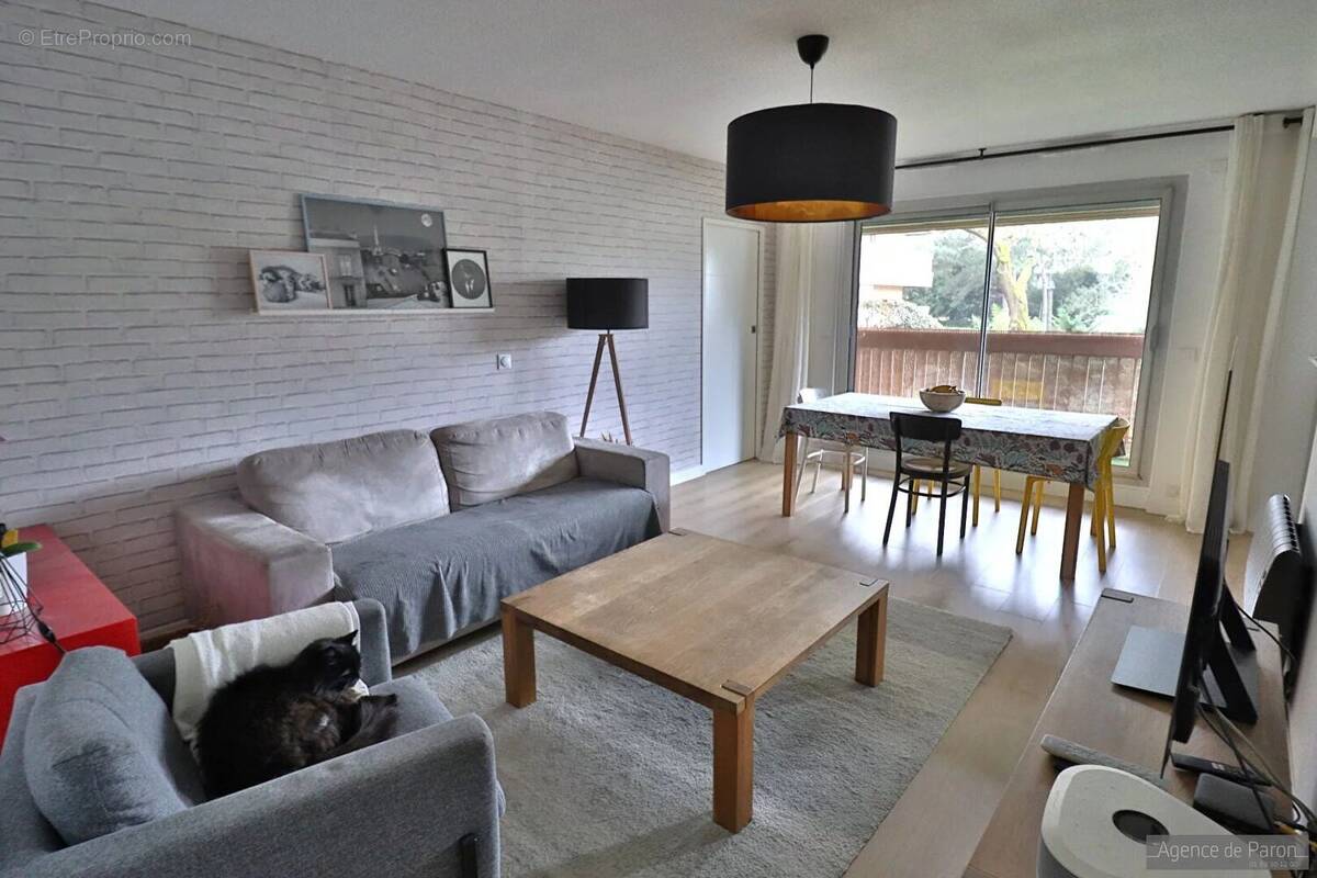 Appartement à VERRIERES-LE-BUISSON