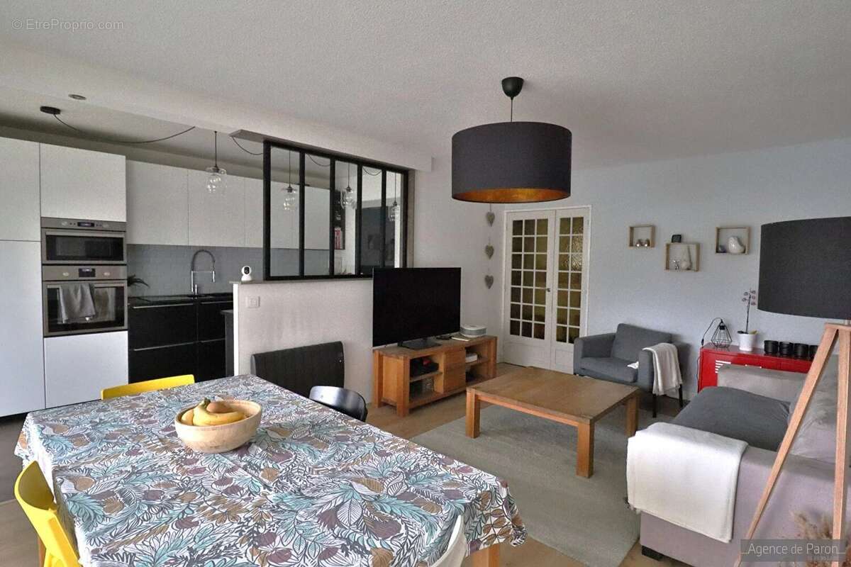 Appartement à VERRIERES-LE-BUISSON