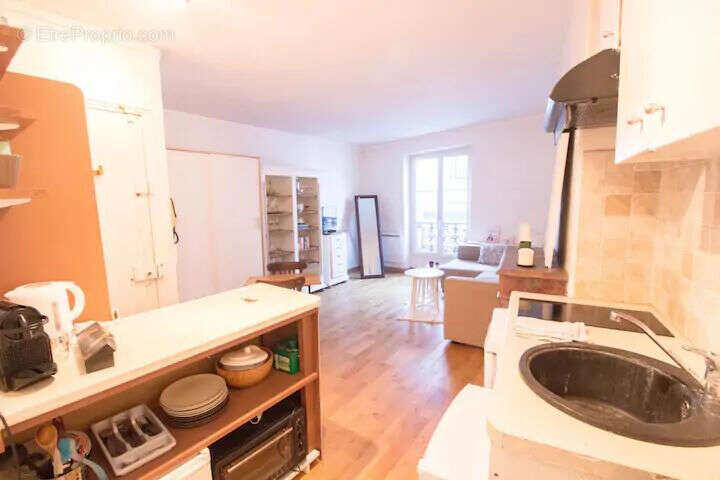 Appartement à PARIS-18E