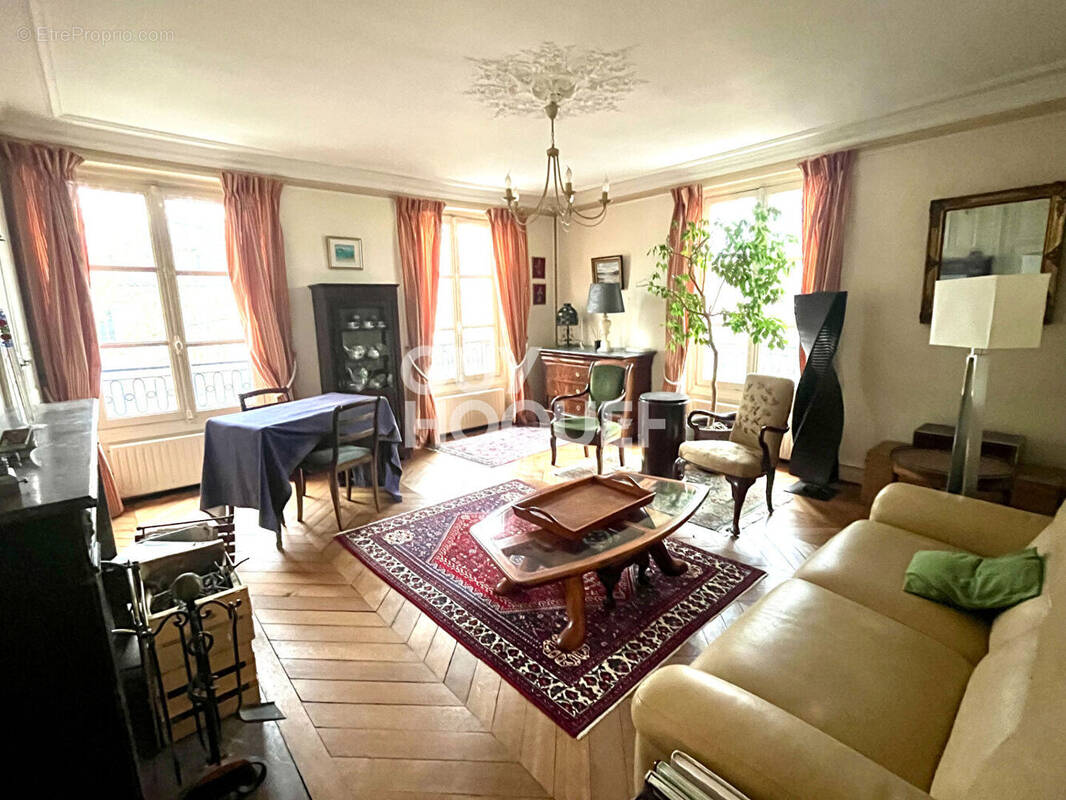 Appartement à VERSAILLES