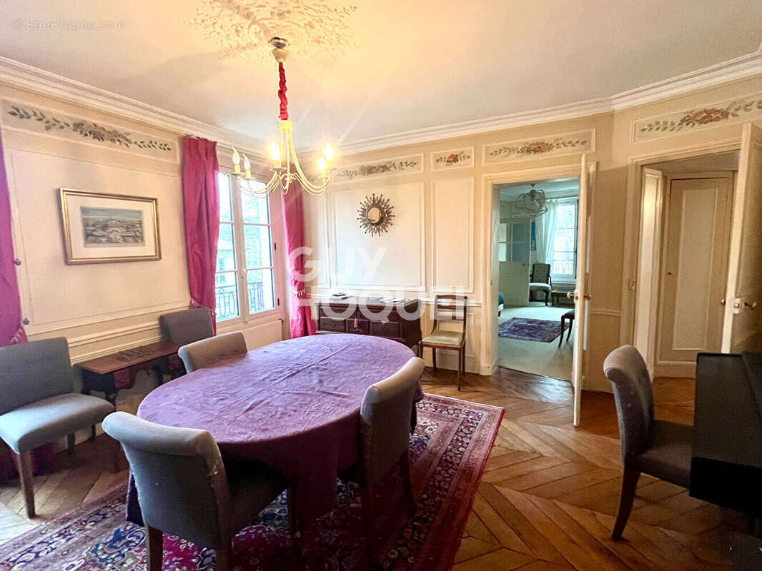 Appartement à VERSAILLES