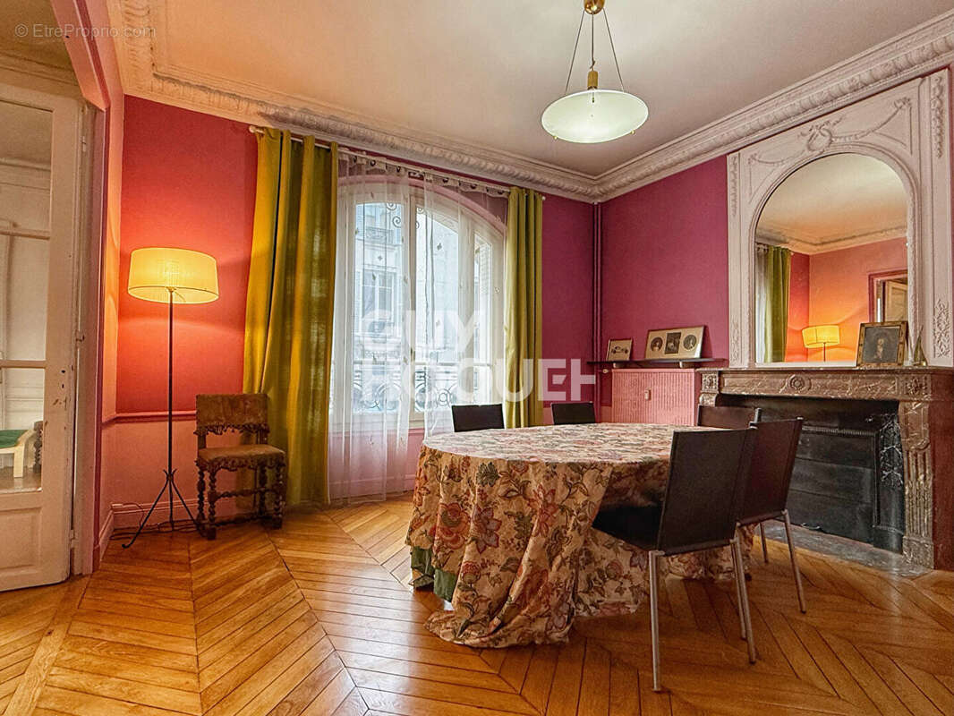 Appartement à VERSAILLES