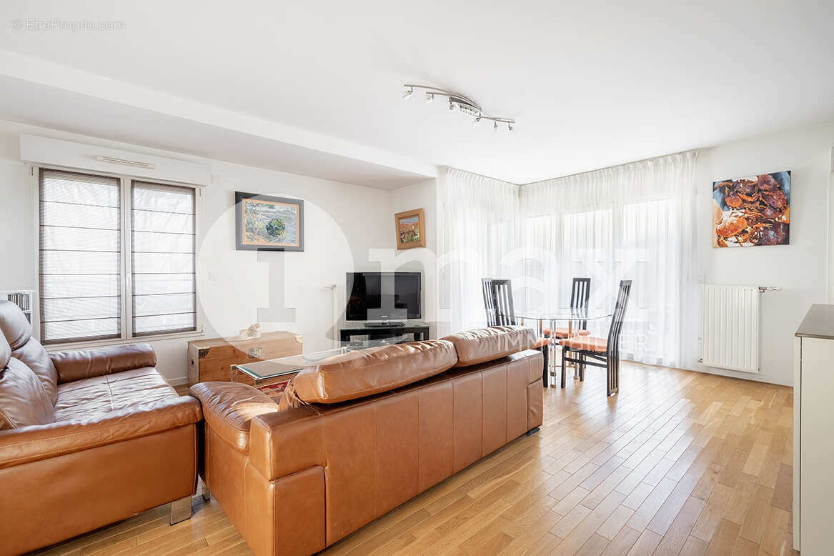 Appartement à LA GARENNE-COLOMBES