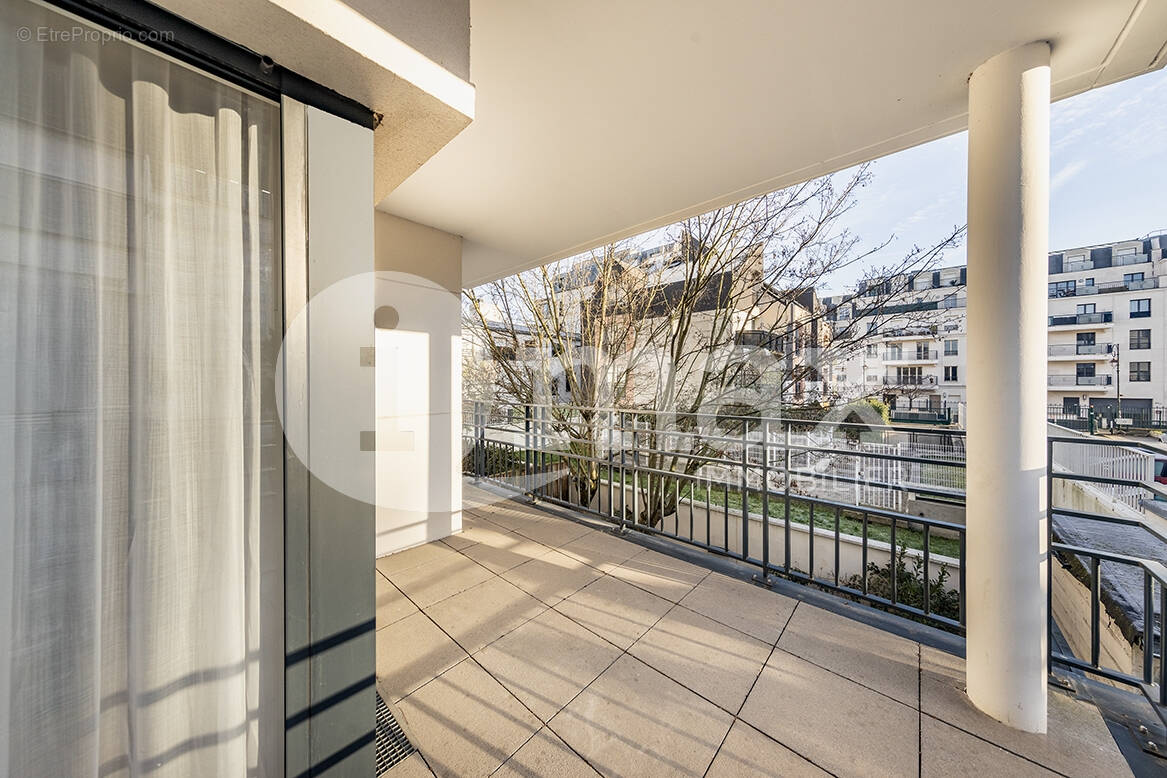 Appartement à LA GARENNE-COLOMBES