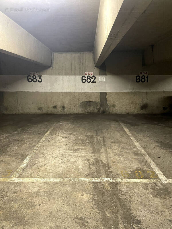 Parking à PARIS-13E