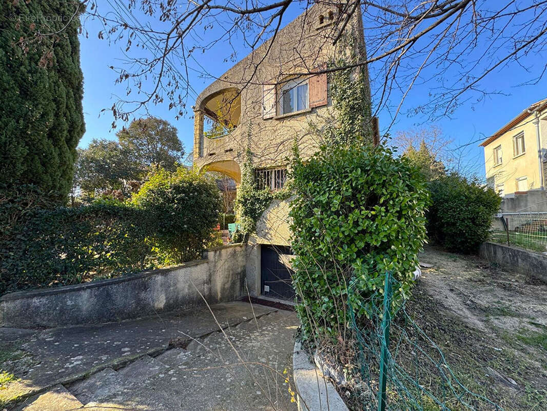 Maison à BAGNOLS-SUR-CEZE