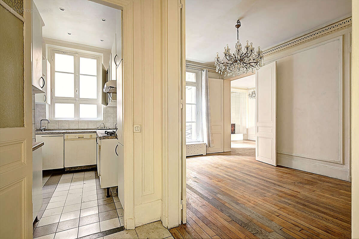 Appartement à PARIS-18E