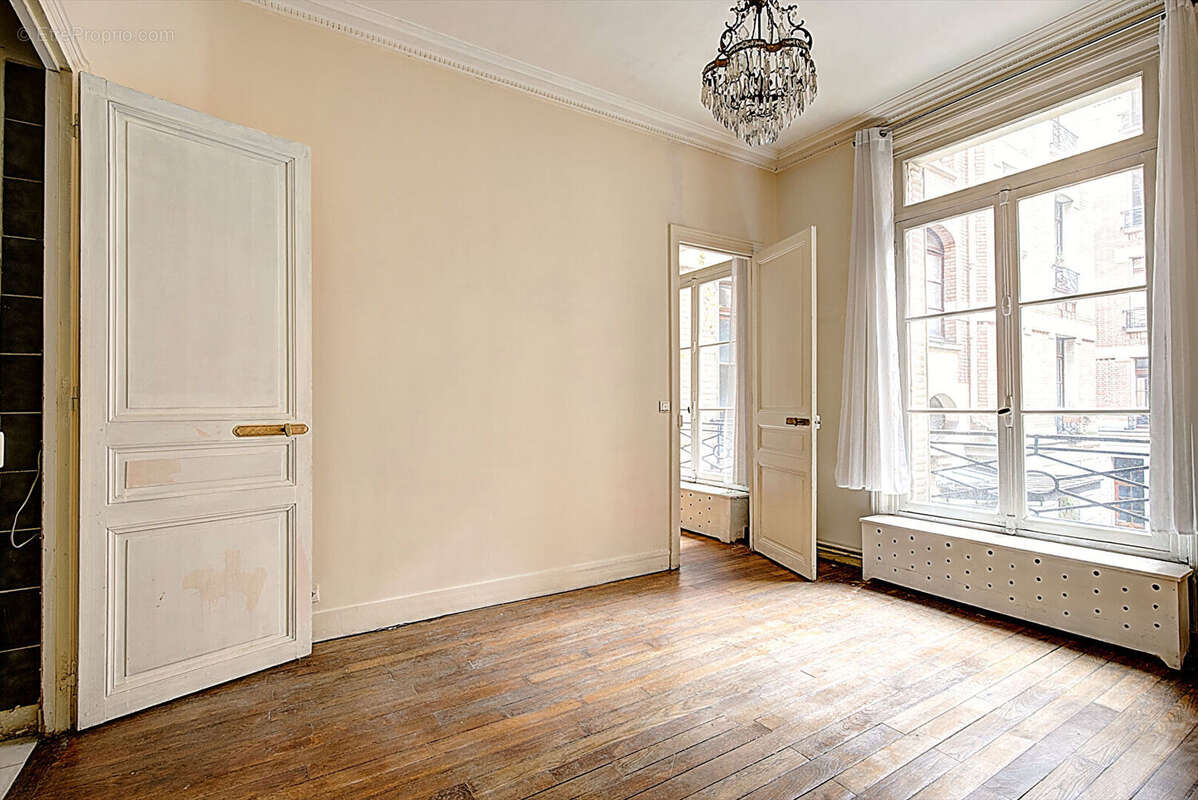 Appartement à PARIS-18E