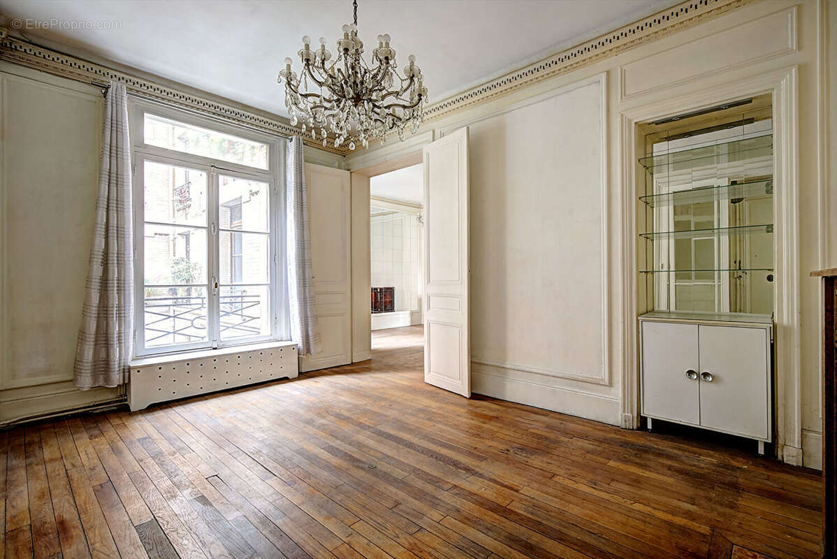 Appartement à PARIS-18E