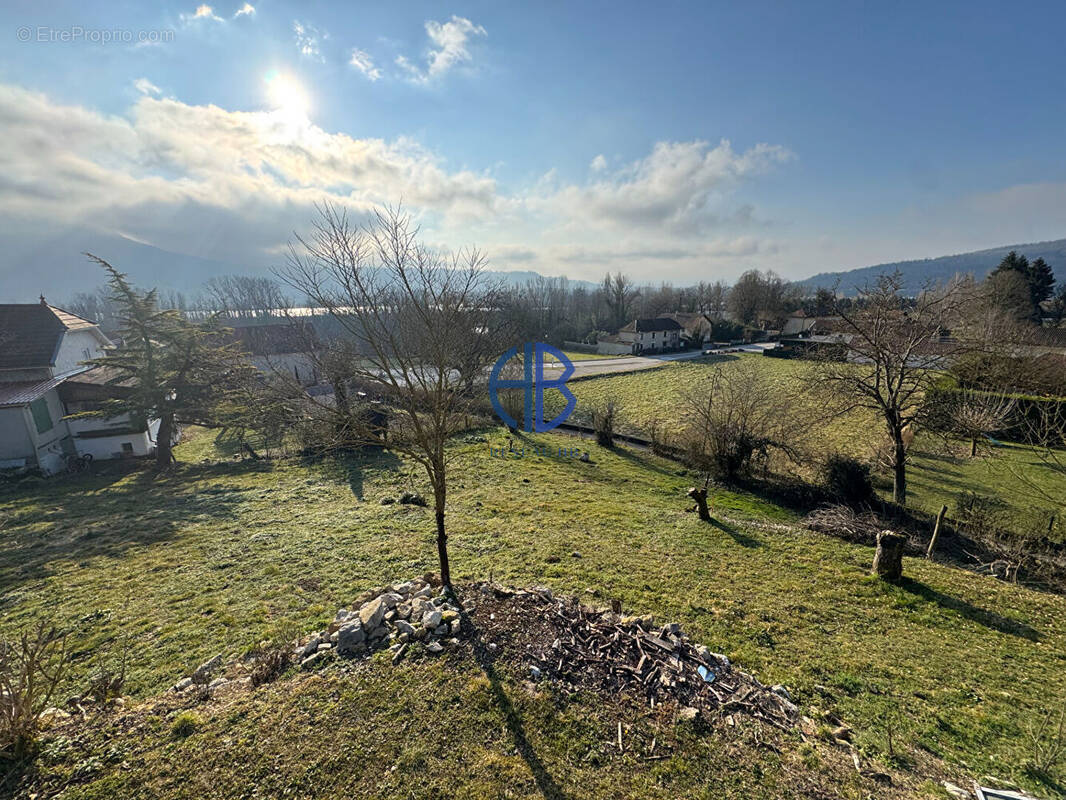 Terrain à MURS-ET-GELIGNIEUX