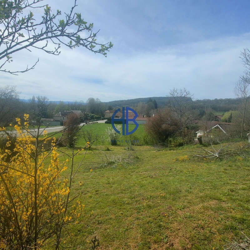 Terrain à MURS-ET-GELIGNIEUX