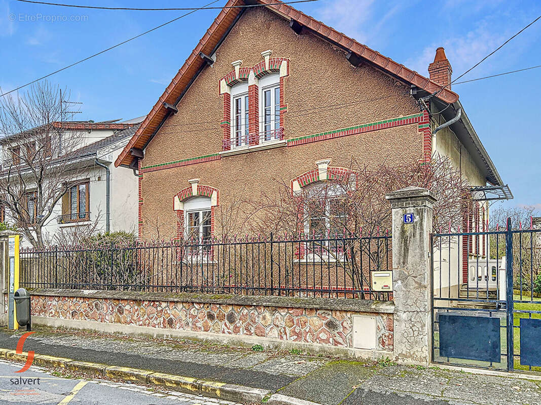 Maison à MONTLUCON