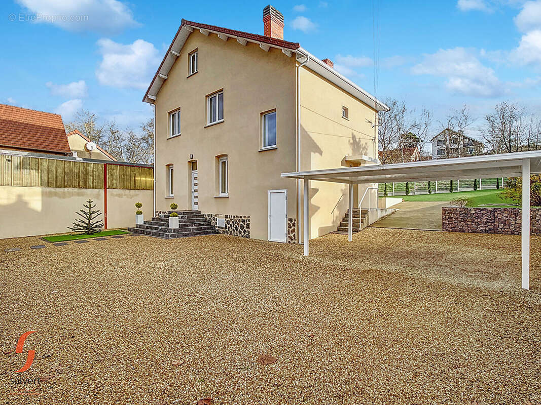 Maison à MONTLUCON