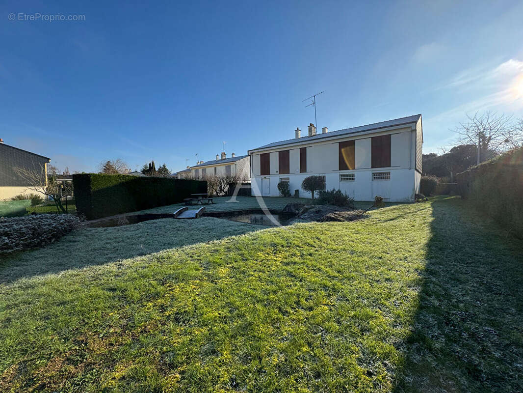 Maison à SAINT-SYLVAIN-D&#039;ANJOU