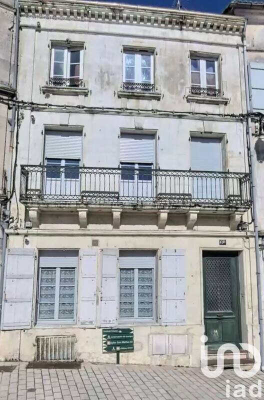 Photo 1 - Appartement à BARBEZIEUX-SAINT-HILAIRE