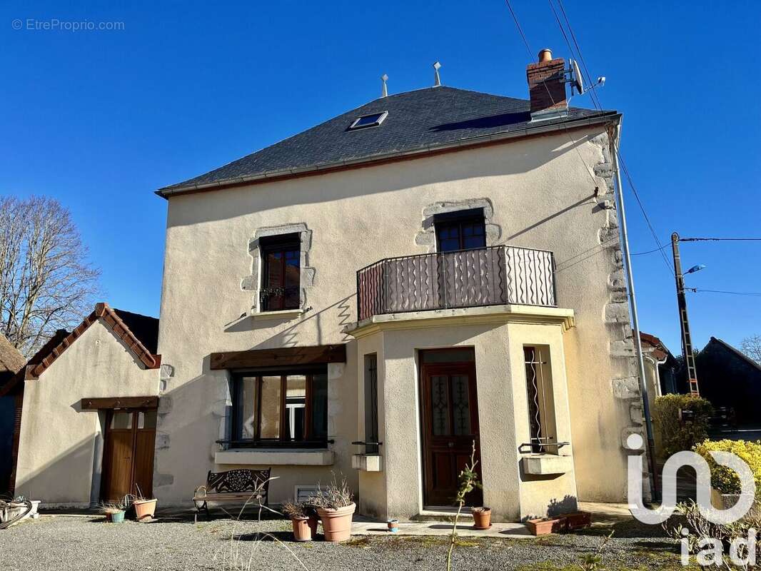 Photo 2 - Maison à LOUROUX-DE-BOUBLE