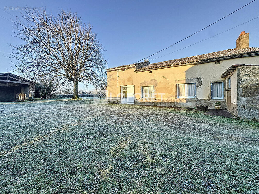 Maison à CHAVAGNES