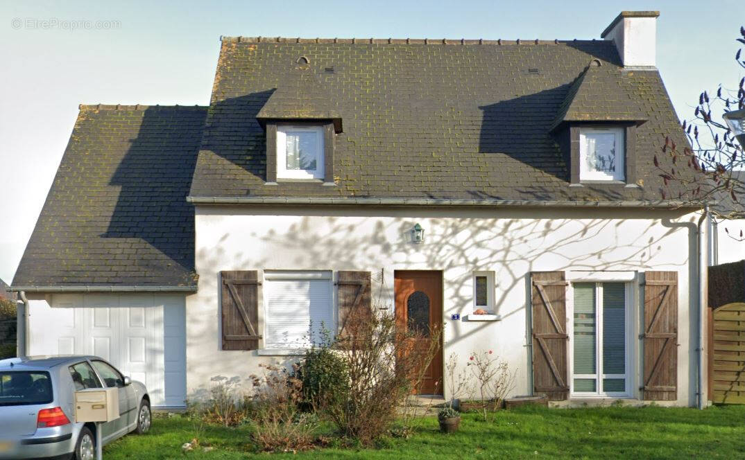 Maison à YFFINIAC