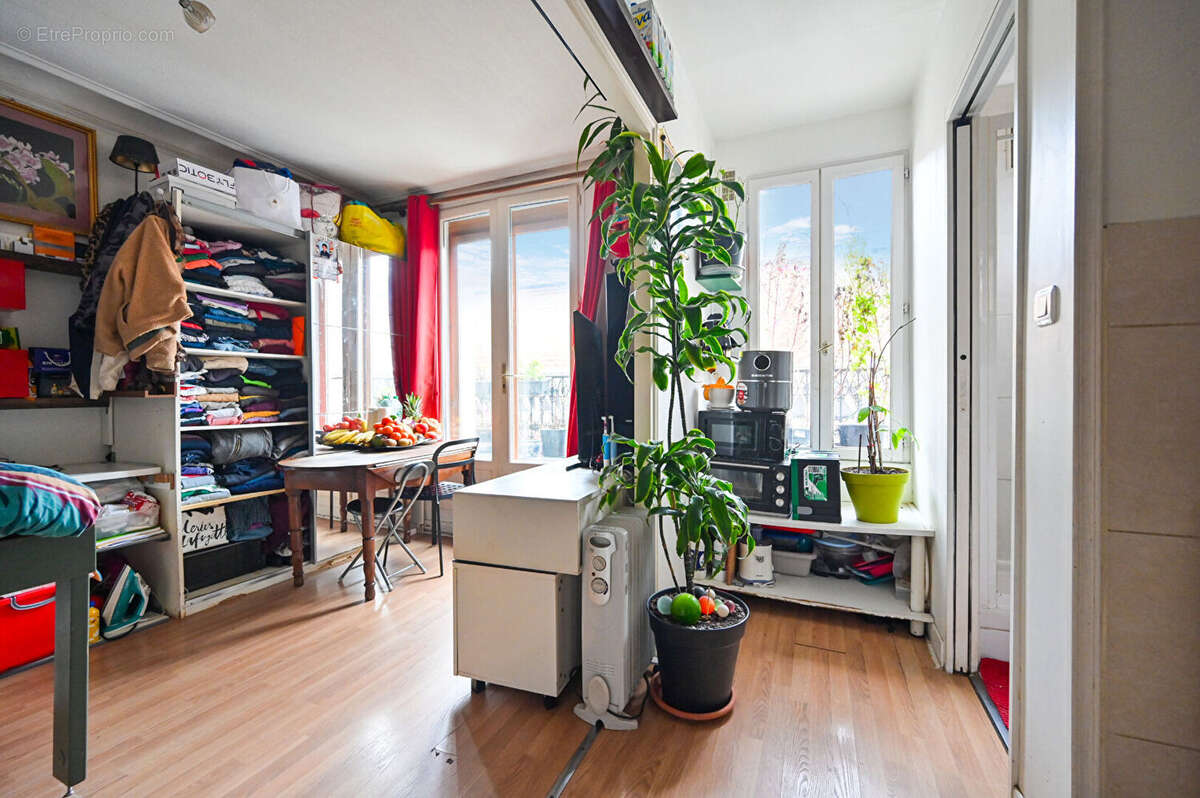 Appartement à PARIS-15E