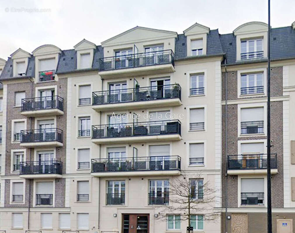 Appartement à SARTROUVILLE