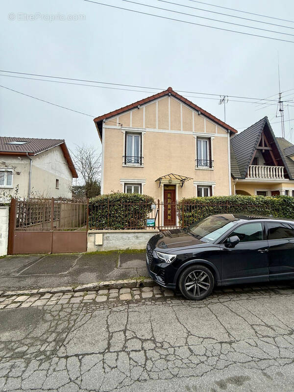 Maison à AULNAY-SOUS-BOIS