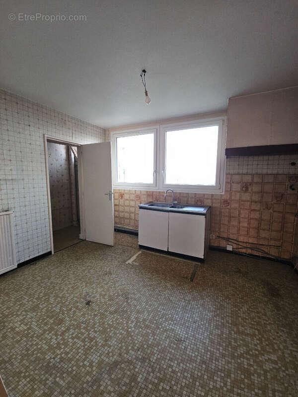 Appartement à PIERRE-BENITE