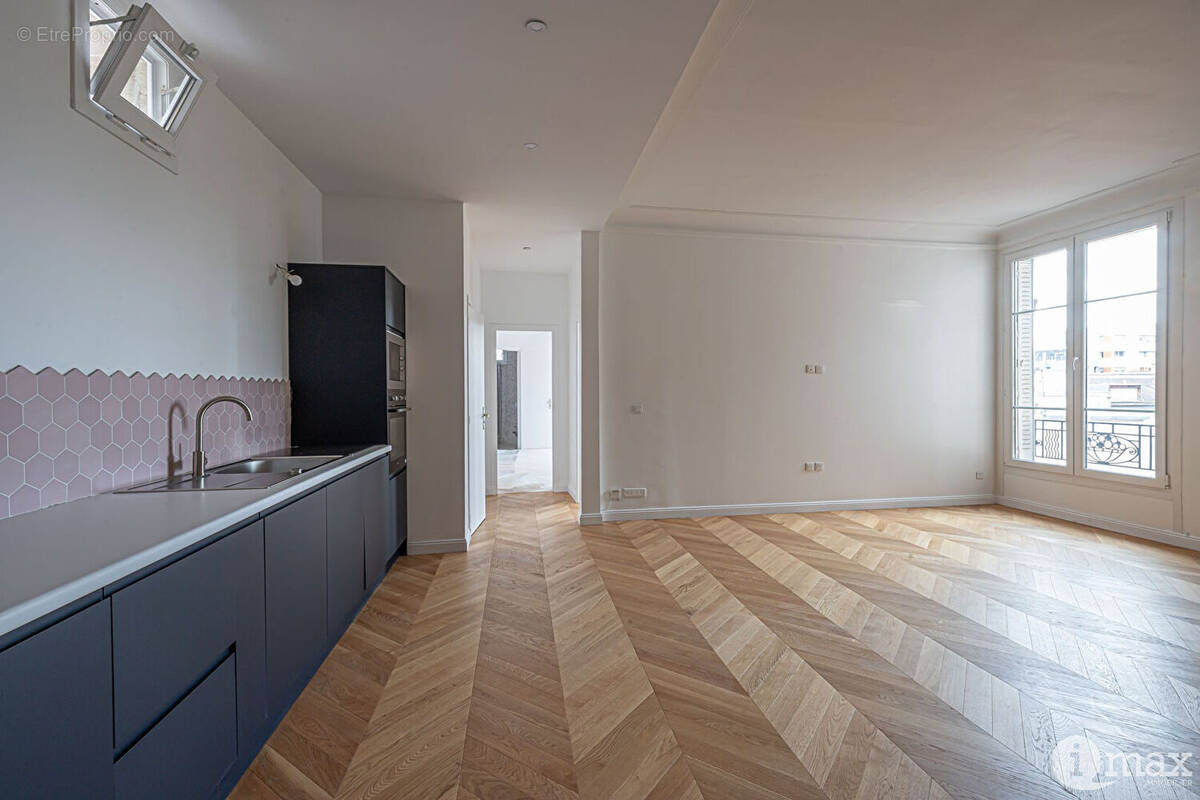 Appartement à PARIS-18E