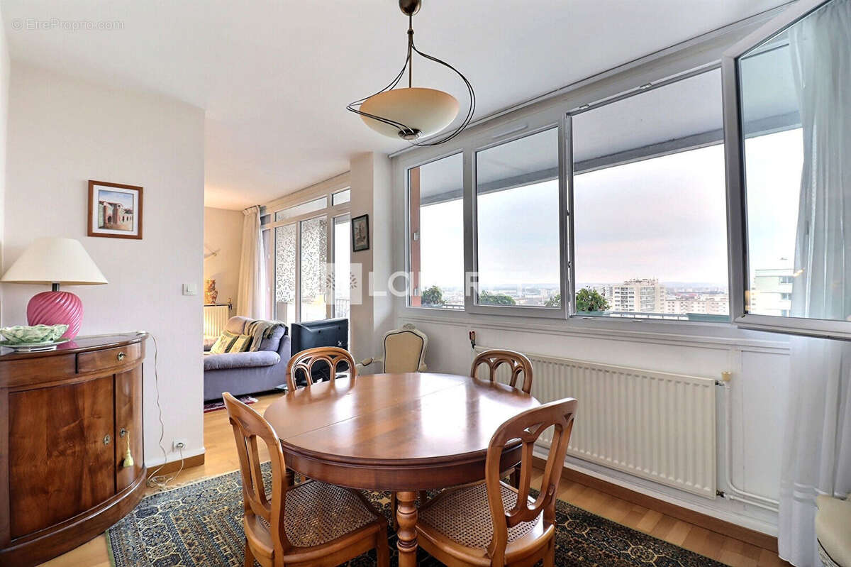 Appartement à VITRY-SUR-SEINE