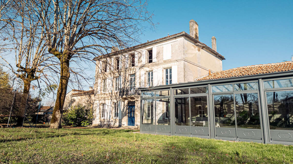 Maison à MAGNAC-SUR-TOUVRE