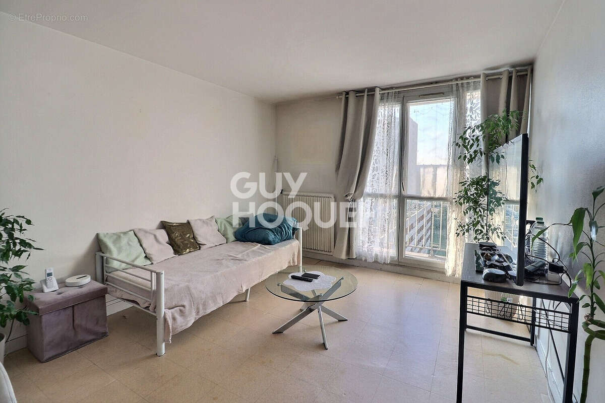 Appartement à LA COURNEUVE