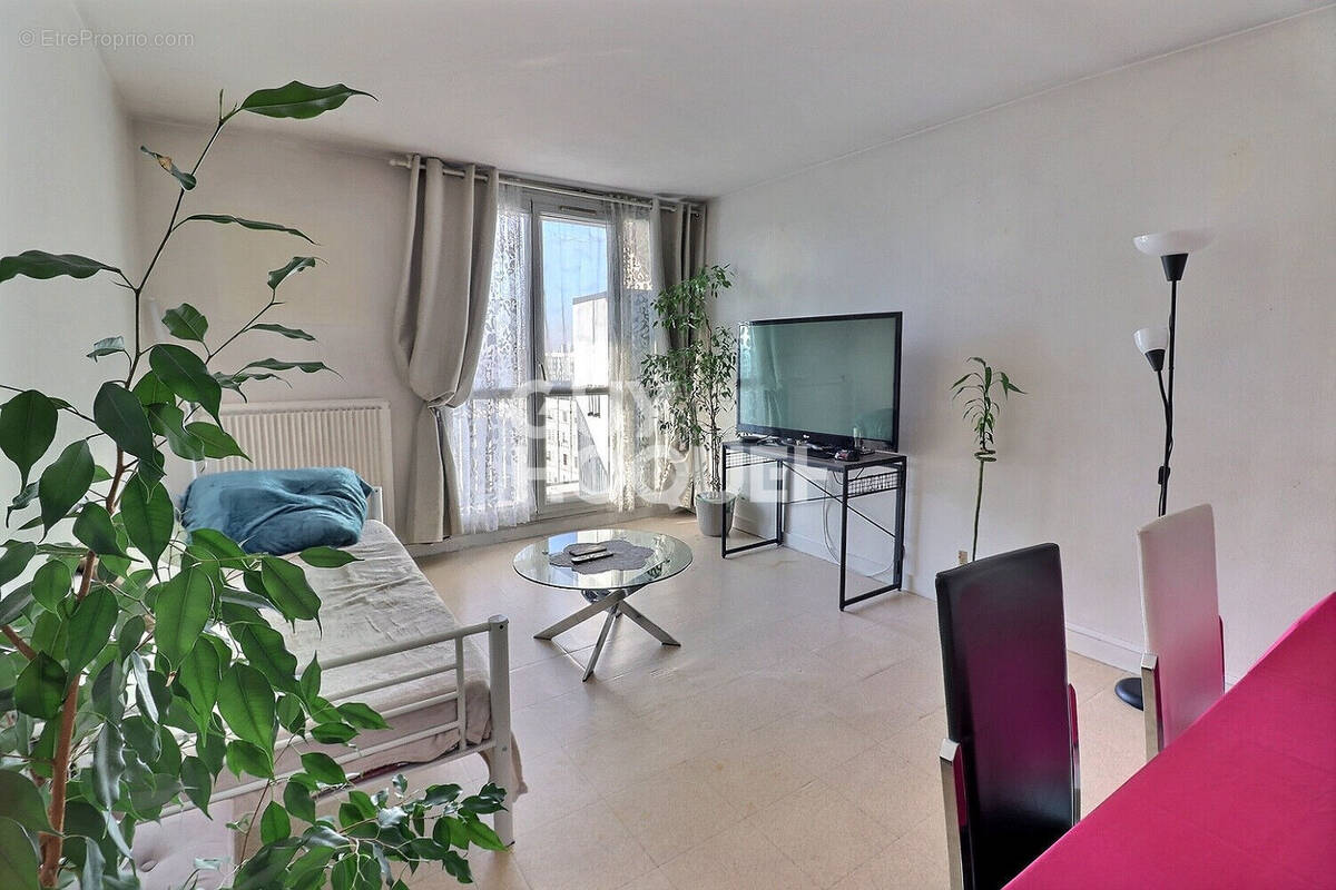 Appartement à LA COURNEUVE