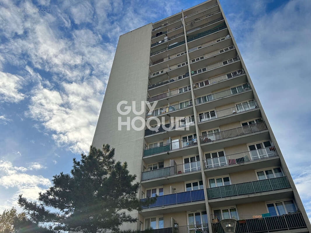 Appartement à LA COURNEUVE