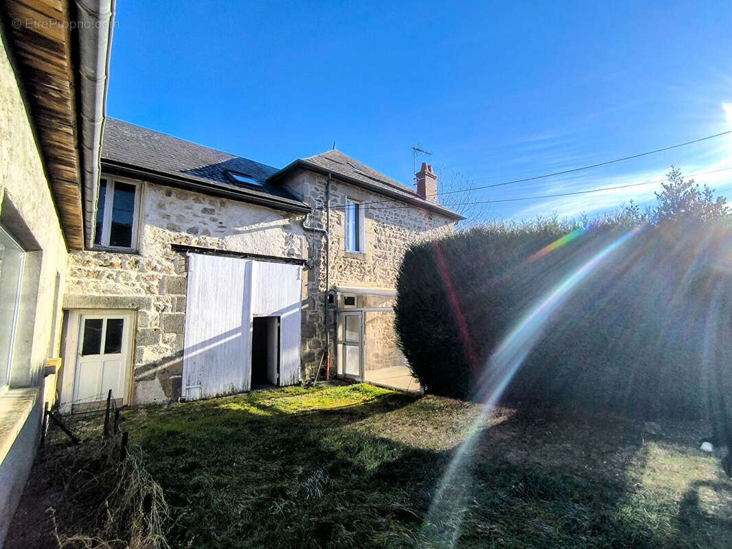 Maison à SAINT-GERVAIS-D&#039;AUVERGNE