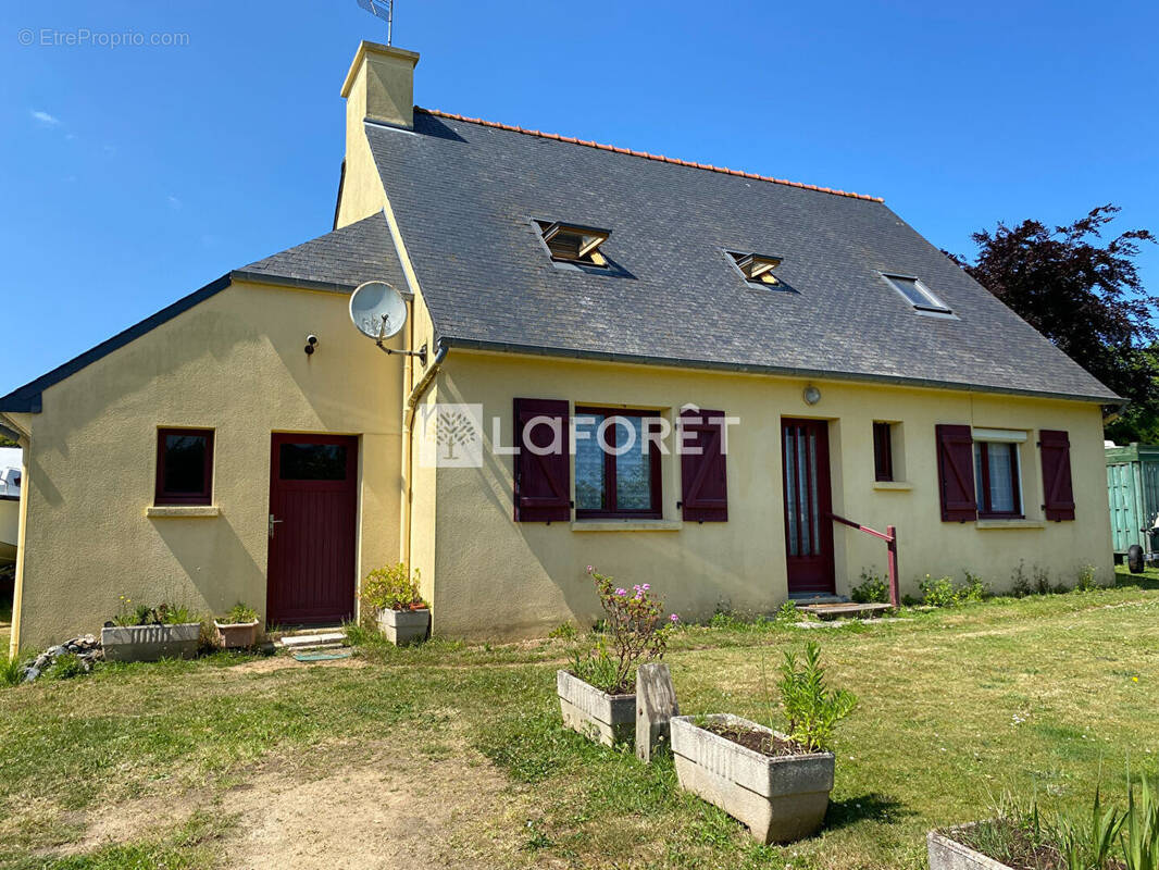 Maison à PLOUEZEC