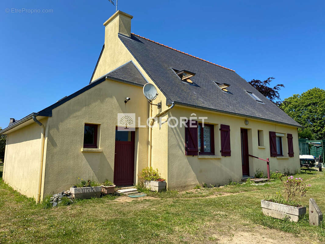 Maison à PLOUEZEC