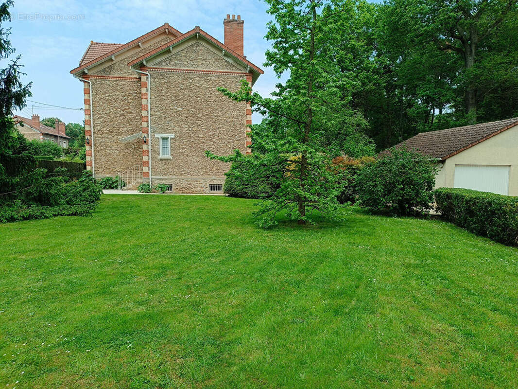 Maison à SAINT-FARGEAU-PONTHIERRY