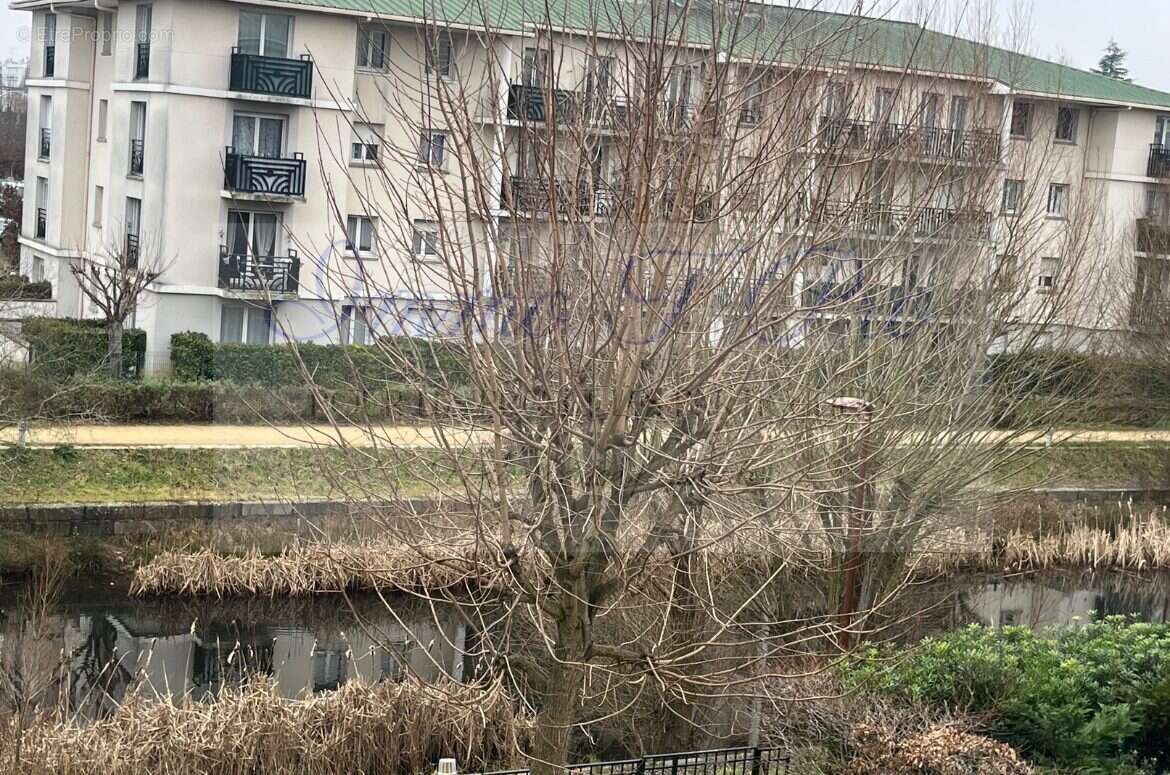 Appartement à SAINTE-GENEVIEVE-DES-BOIS