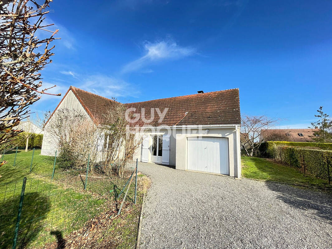 Maison à SAINT-DOULCHARD