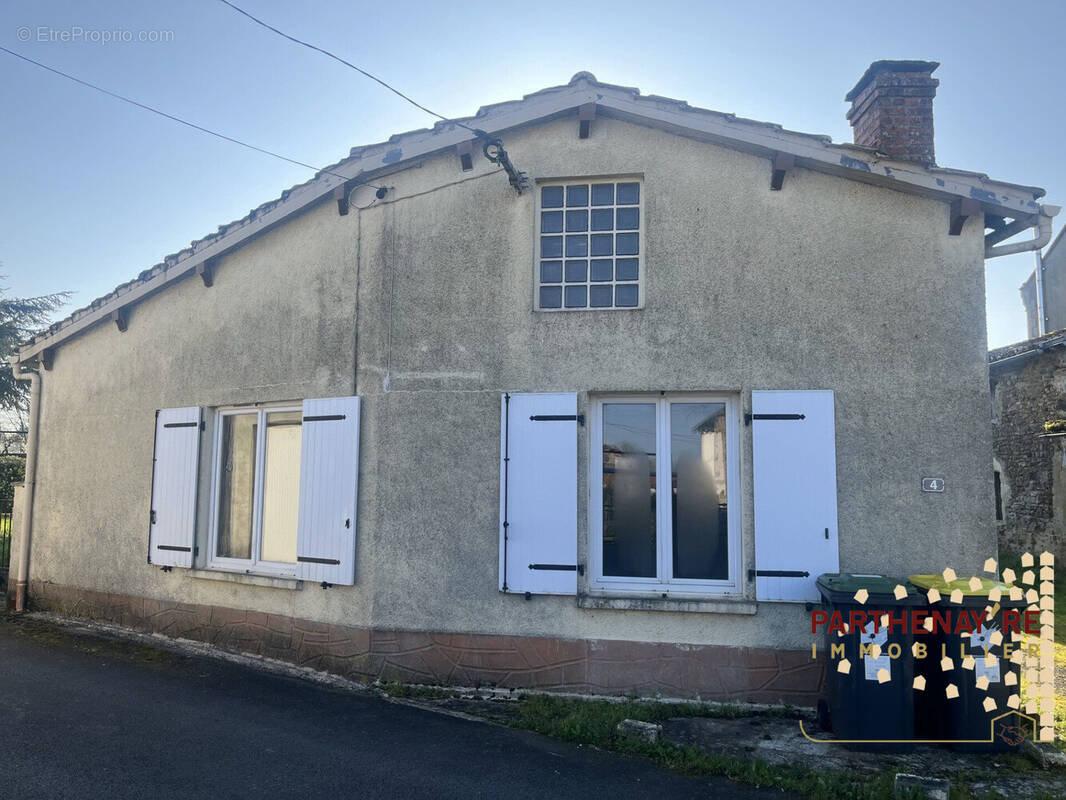 Maison à LA FERRIERE-EN-PARTHENAY