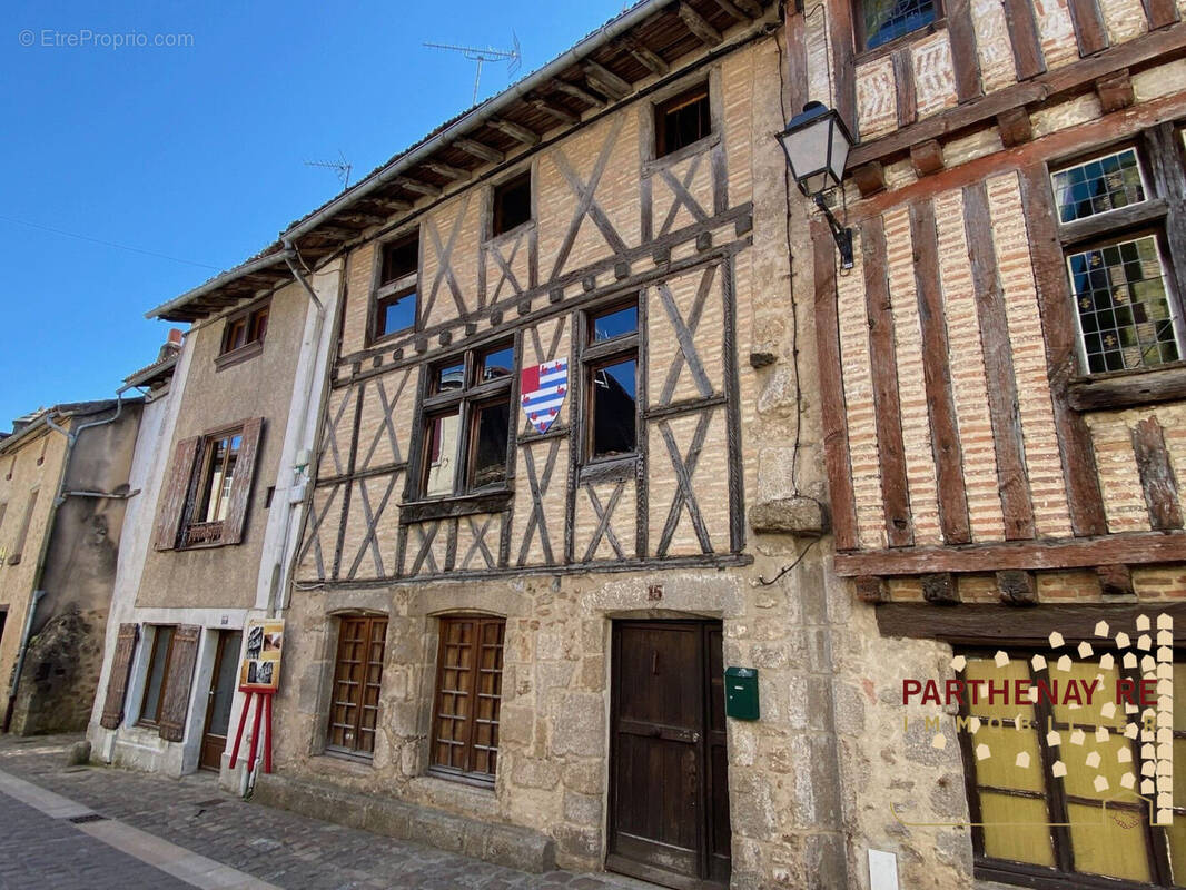 Maison à PARTHENAY