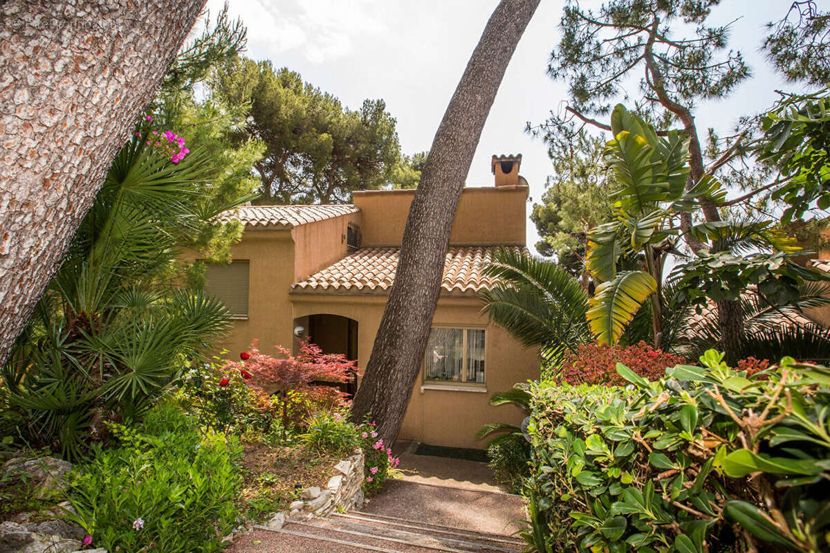 Maison à EZE