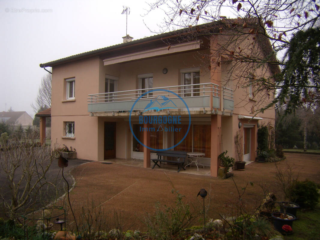 Maison à SENNECEY-LE-GRAND